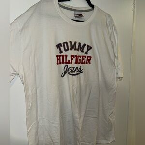 Vintage Tommy Hilfiger Men’s T-Shirt!